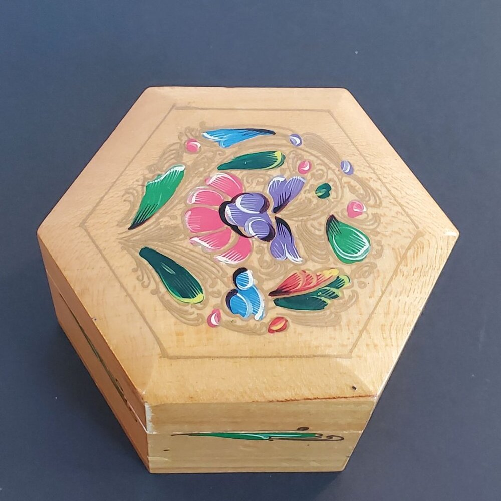Vintage Wooden Jewelry Trinket Hinged Box Painted Tole Flowers Hexagon Storage